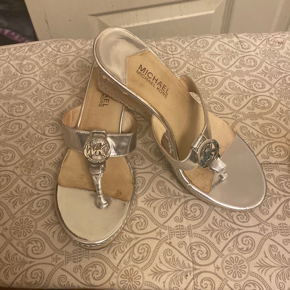 Mk size 8 sandals